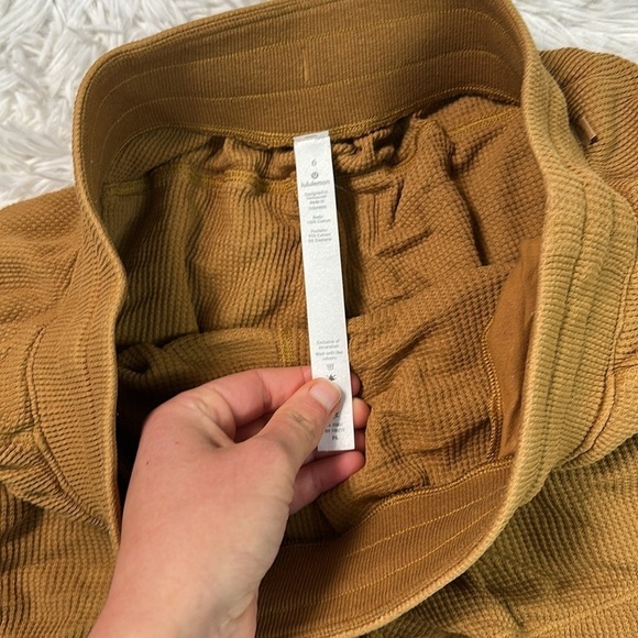 Lululemon Mellow In High-Rise Short 5" *Waffle Spiced Bronze - Picture 5 of 8